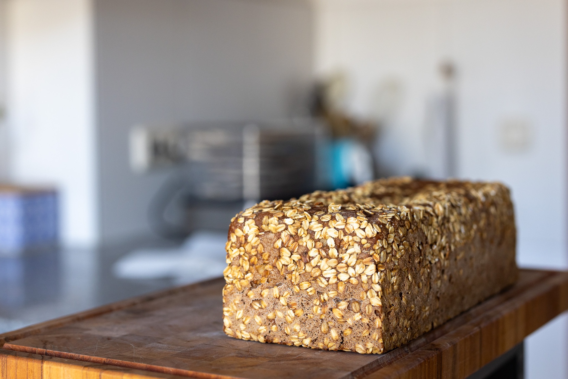 Whole-grain sandwich loaf